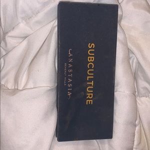 Anastasia subculture eyeshadow pallete